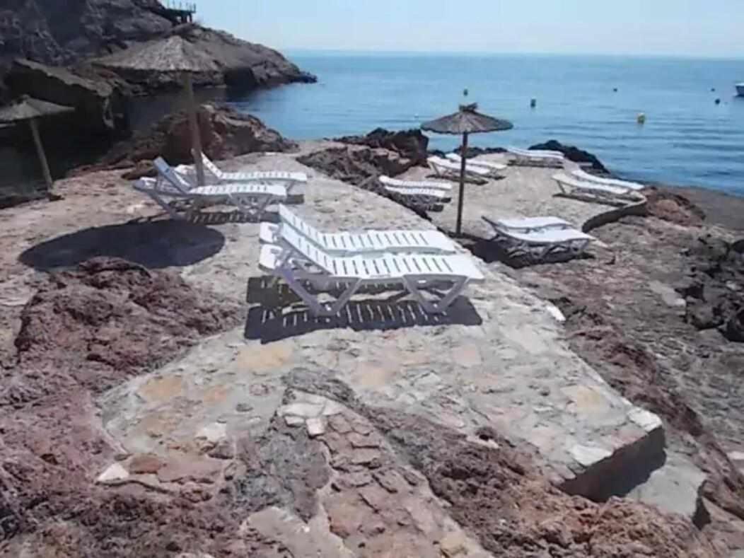 Capsasalbegur74 Terraza Sobre Mar Piscina Del Mar Appartement Buitenkant foto
