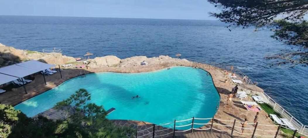 Capsasalbegur74 Terraza Sobre Mar Piscina Del Mar Appartement Buitenkant foto