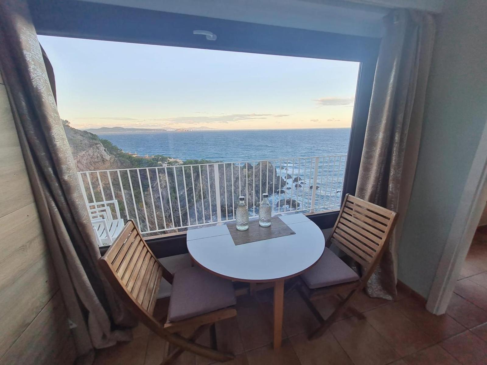 Capsasalbegur74 Terraza Sobre Mar Piscina Del Mar Appartement Buitenkant foto
